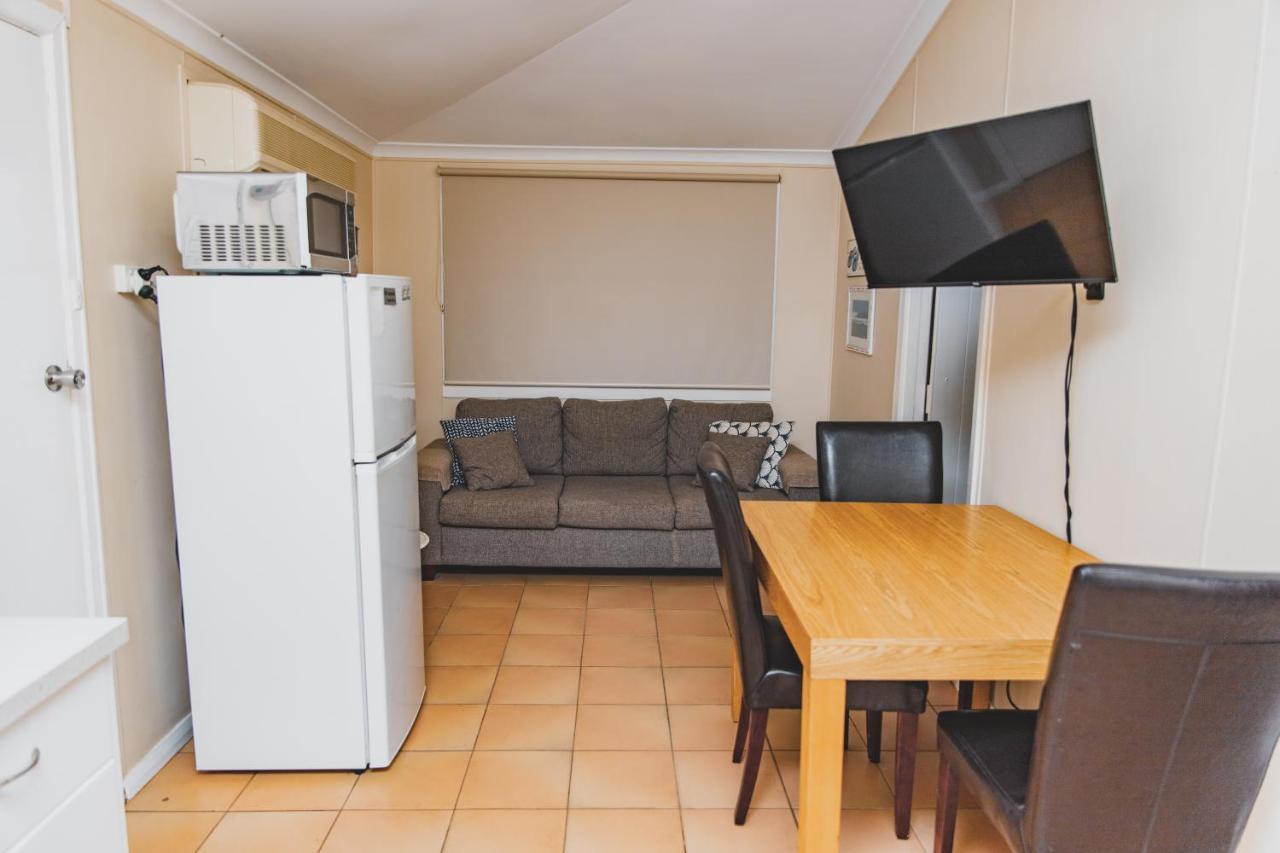 Dongara Hotel Motel Exteriör bild