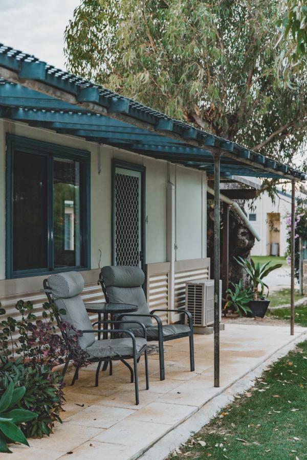 Dongara Hotel Motel Exteriör bild