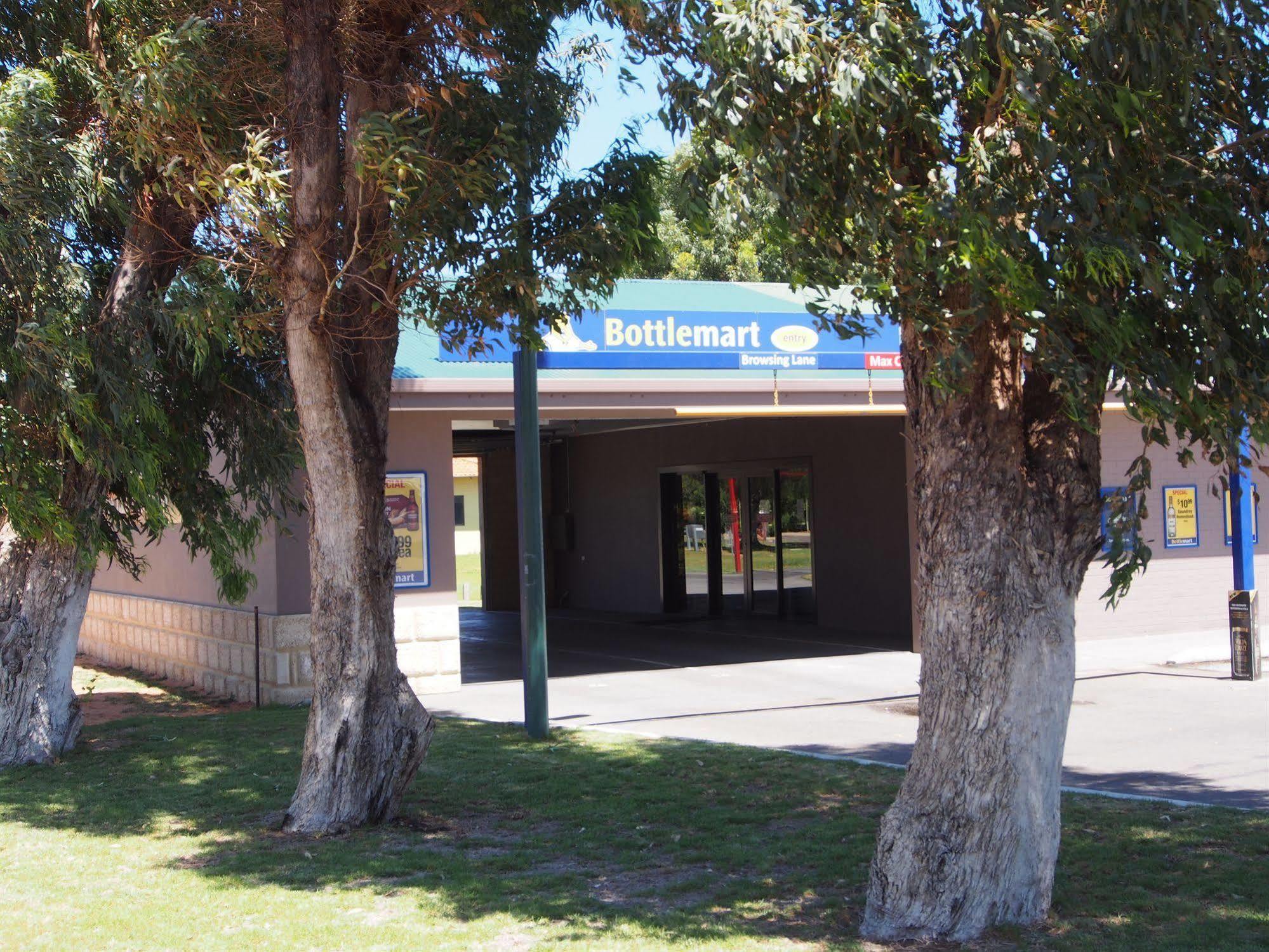 Dongara Hotel Motel Exteriör bild