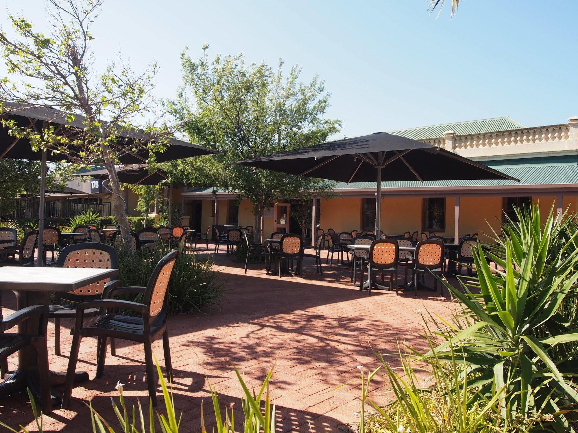 Dongara Hotel Motel Exteriör bild